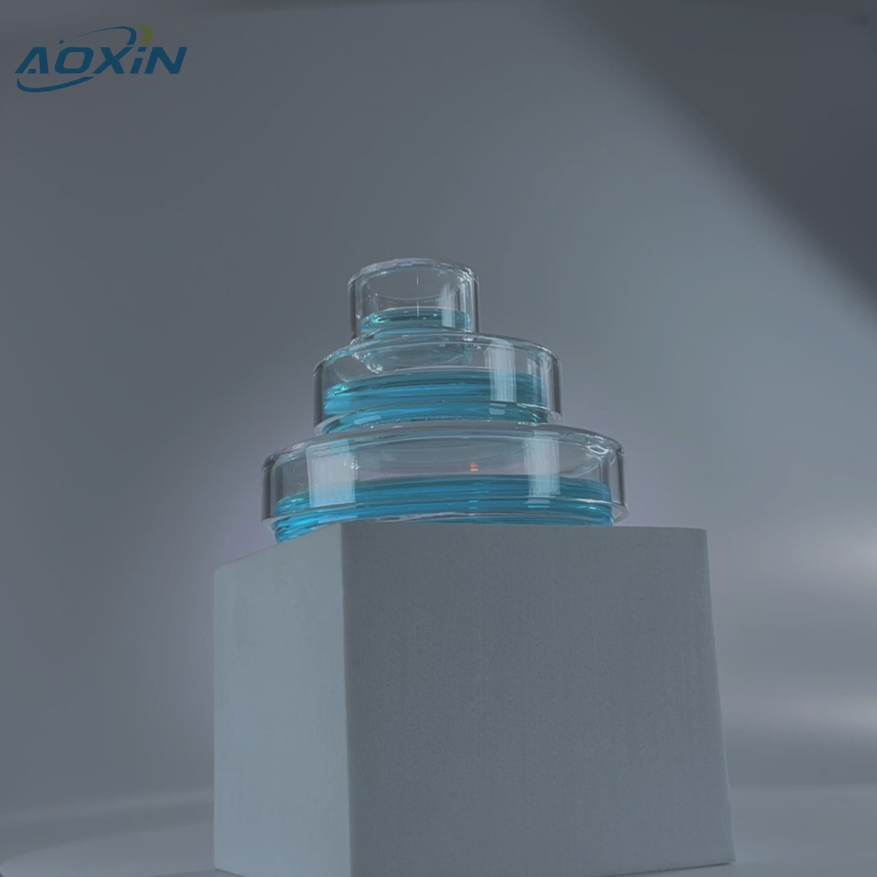 Three stacked high purity quartz glass petri dishes, highlighting 1200°C heatproof capability