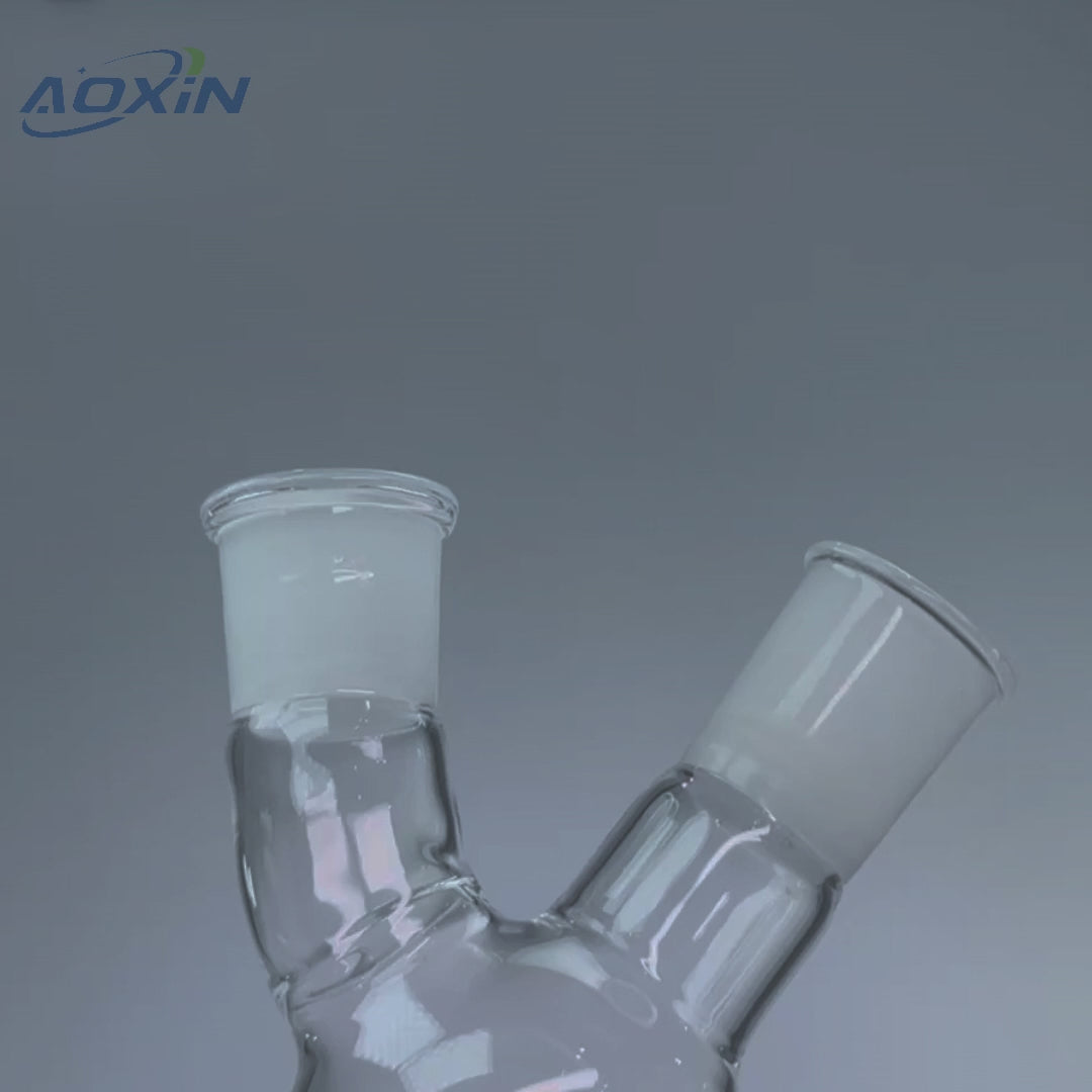 High purity quartz three-neck round-bottom flask with ground joints, suitable for high temperature and corrosion-resistant lab applications